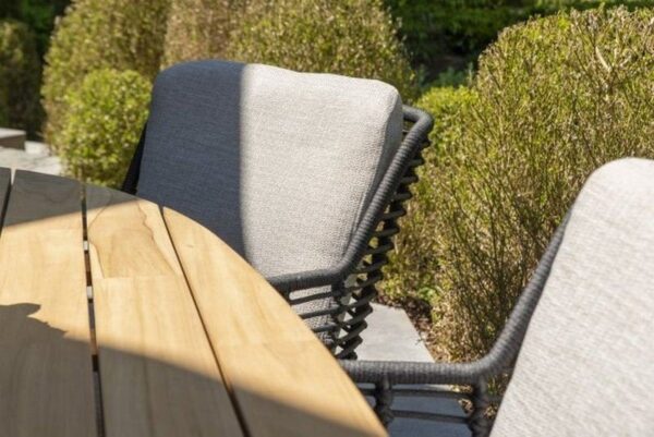 4 Seasons Outdoor Fabrice dining chair Anthracite/Anthracite with 2 cushions